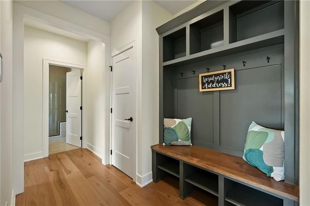 205 NW Lovins Drive, Lee's Summit, MO 64081