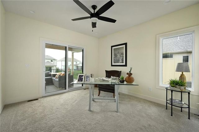 205 NW Lovins Drive, Lee's Summit, MO 64081