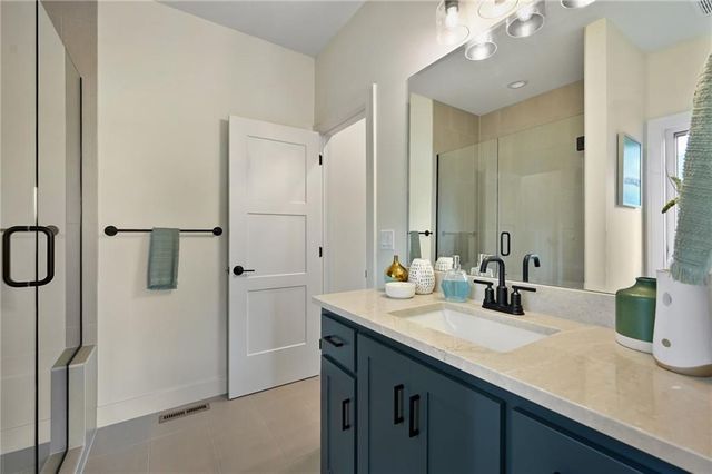 205 NW Lovins Drive, Lee's Summit, MO 64081