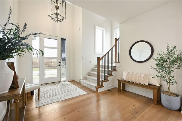 205 NW Lovins Drive, Lee's Summit, MO 64081