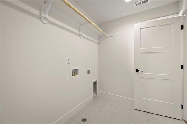 205 NW Lovins Drive, Lee's Summit, MO 64081