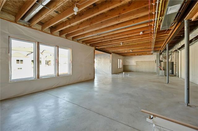 205 NW Lovins Drive, Lee's Summit, MO 64081