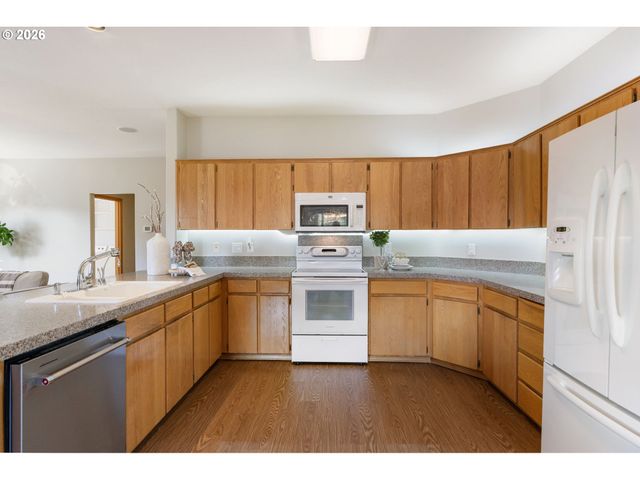 8712 Sw WAKKILA Ter, Beaverton, OR 97007