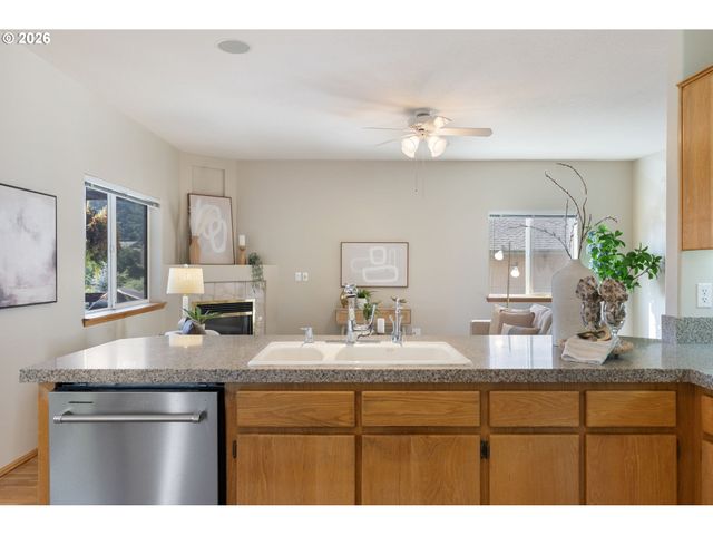 8712 Sw WAKKILA Ter, Beaverton, OR 97007