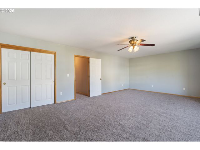 8712 Sw WAKKILA Ter, Beaverton, OR 97007