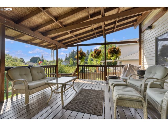 8712 Sw WAKKILA Ter, Beaverton, OR 97007