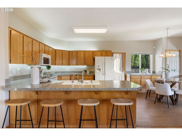8712 Sw WAKKILA Ter, Beaverton, OR 97007