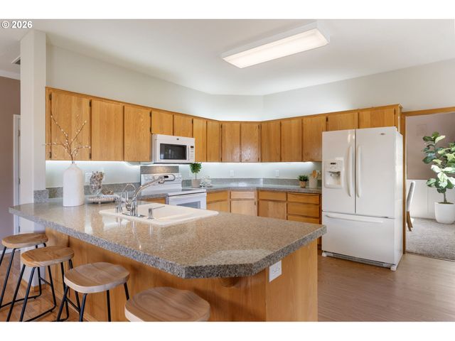 8712 Sw WAKKILA Ter, Beaverton, OR 97007