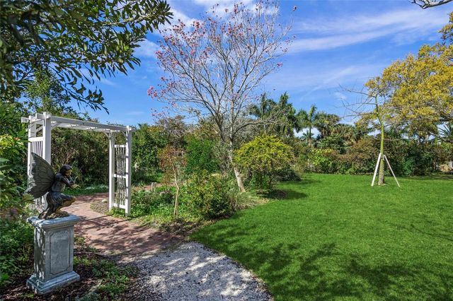 459 WINGFIELD DRIVE, Sarasota, FL 34237