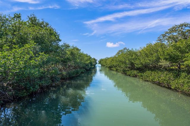 459 WINGFIELD DRIVE, Sarasota, FL 34237