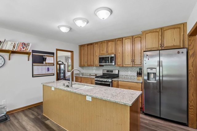 W326N6575 Sylvian DRIVE, Hartland, WI 53029