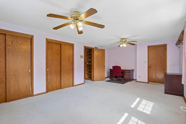 W326N6575 Sylvian DRIVE, Hartland, WI 53029