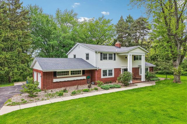 W326N6575 Sylvian DRIVE, Hartland, WI 53029