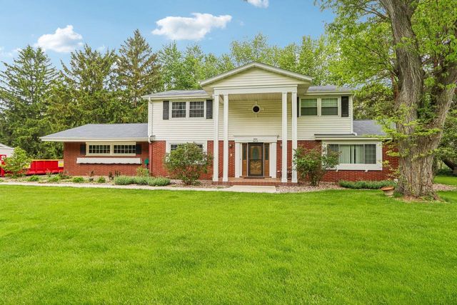 W326N6575 Sylvian DRIVE, Hartland, WI 53029
