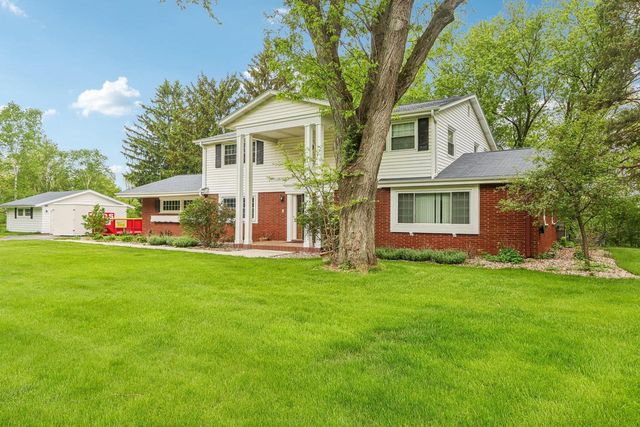 W326N6575 Sylvian DRIVE, Hartland, WI 53029