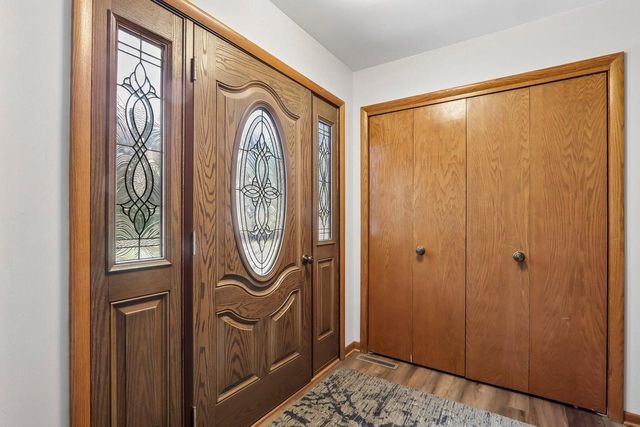 W326N6575 Sylvian DRIVE, Hartland, WI 53029