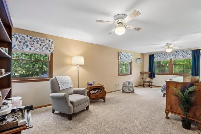 W326N6575 Sylvian DRIVE, Hartland, WI 53029