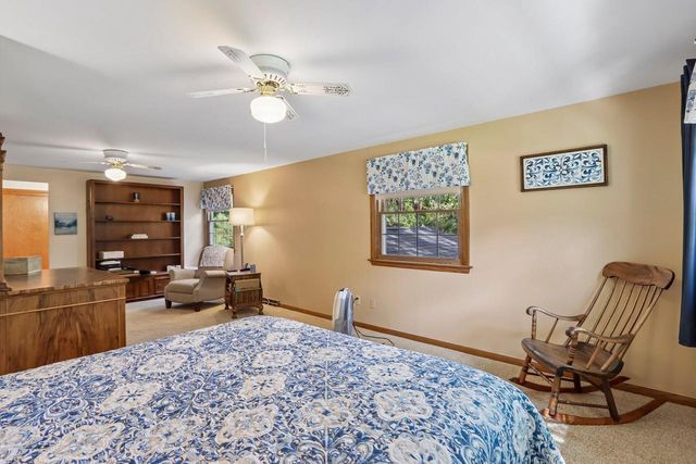 W326N6575 Sylvian DRIVE, Hartland, WI 53029