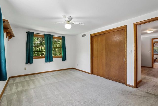 W326N6575 Sylvian DRIVE, Hartland, WI 53029