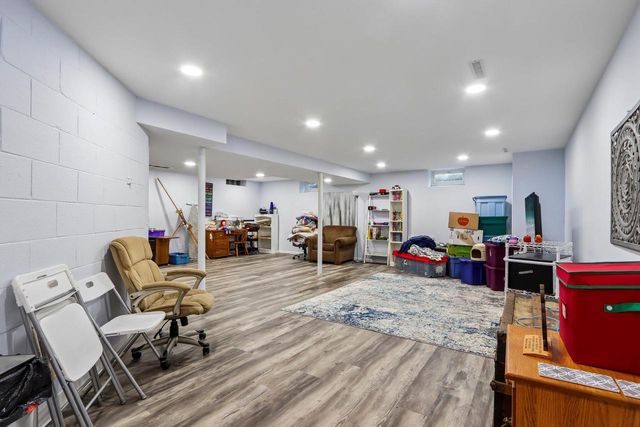 W326N6575 Sylvian DRIVE, Hartland, WI 53029