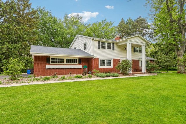 W326N6575 Sylvian DRIVE, Hartland, WI 53029