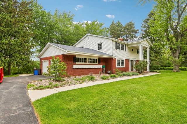 W326N6575 Sylvian DRIVE, Hartland, WI 53029