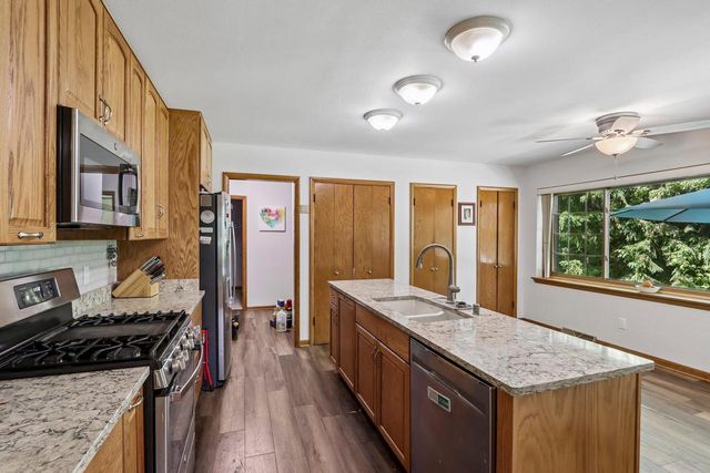 W326N6575 Sylvian DRIVE, Hartland, WI 53029