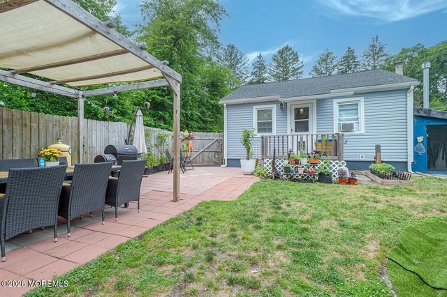 42 E 2nd Street, Howell, NJ 07731