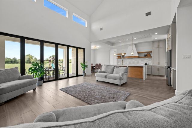 4726 Texana, Baytown, TX 77523