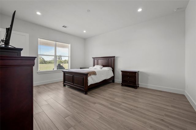 4726 Texana, Baytown, TX 77523