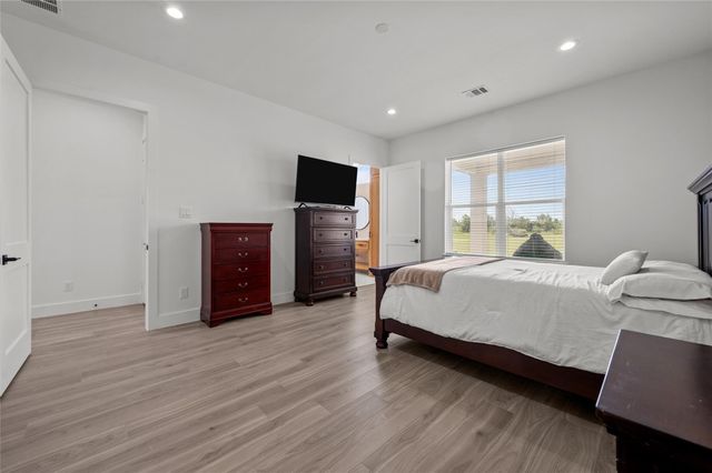 4726 Texana, Baytown, TX 77523