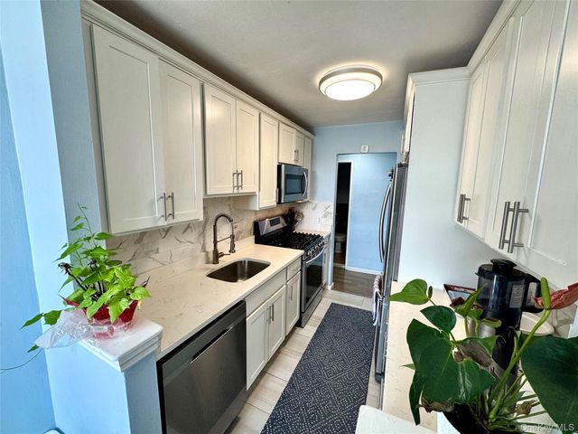 87-10 149th Avenue 5D, Howard Beach, NY 11414