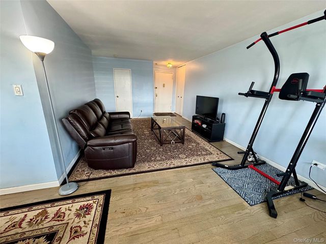 87-10 149th Avenue 5D, Howard Beach, NY 11414