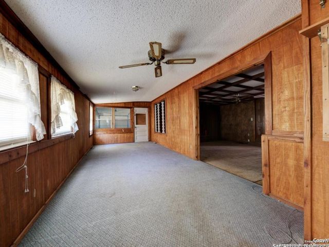 137 Kitty Hawk, Universal City, TX 78148