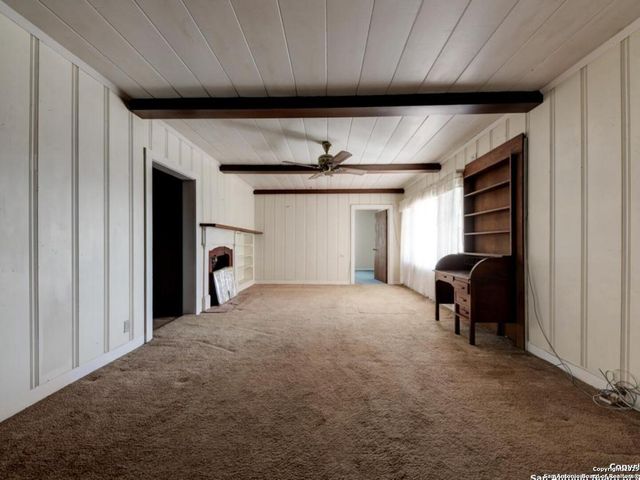 137 Kitty Hawk, Universal City, TX 78148
