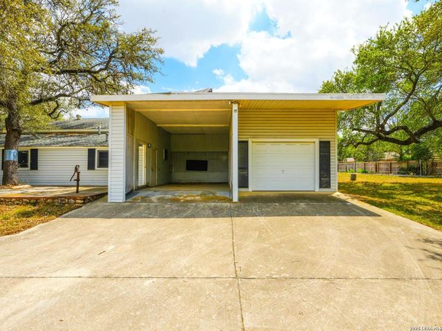 137 Kitty Hawk, Universal City, TX 78148