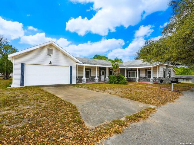 137 Kitty Hawk, Universal City, TX 78148