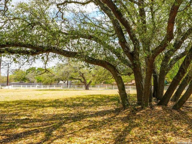 137 Kitty Hawk, Universal City, TX 78148