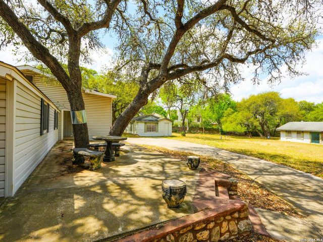 137 Kitty Hawk, Universal City, TX 78148