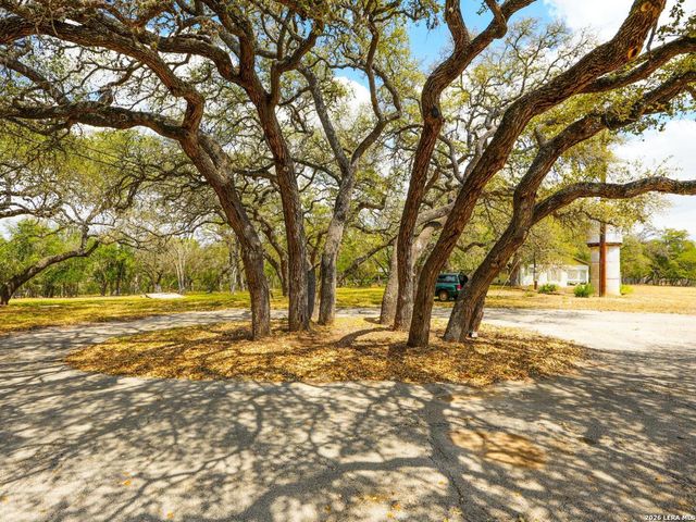 137 Kitty Hawk, Universal City, TX 78148