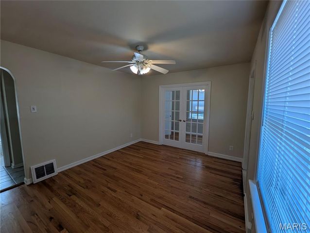 20 Derhake Road, St Louis, MO 63031