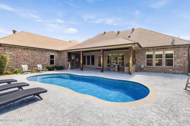 120 Genna Lane, Youngsville, LA 70592