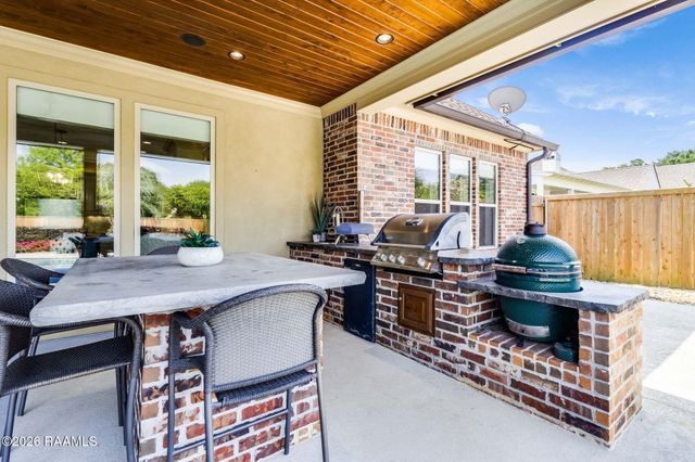 120 Genna Lane, Youngsville, LA 70592