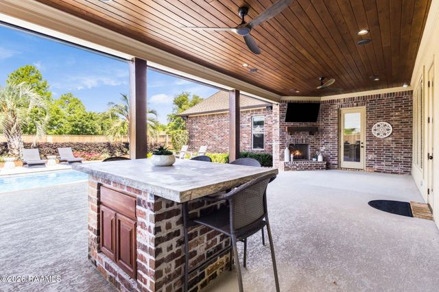 120 Genna Lane, Youngsville, LA 70592