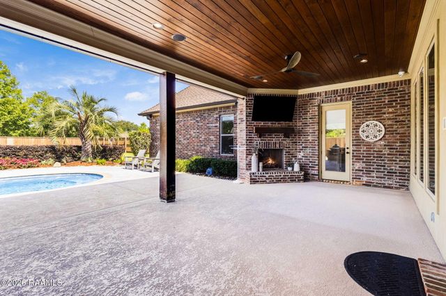 120 Genna Lane, Youngsville, LA 70592