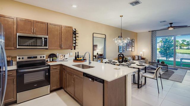 202 Lakeside Landing Drive, Royal Palm Beach, FL 33411