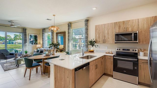 202 Lakeside Landing Drive, Royal Palm Beach, FL 33411