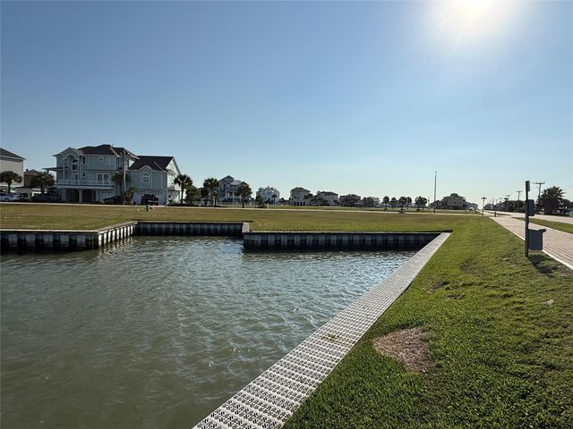 2 Fleming, Hitchcock, TX 77563