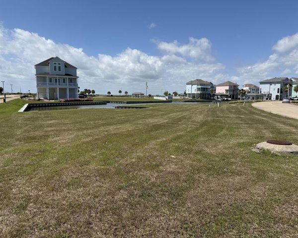 2 Fleming, Hitchcock, TX 77563