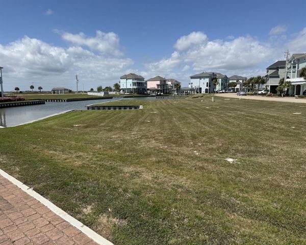 2 Fleming, Hitchcock, TX 77563